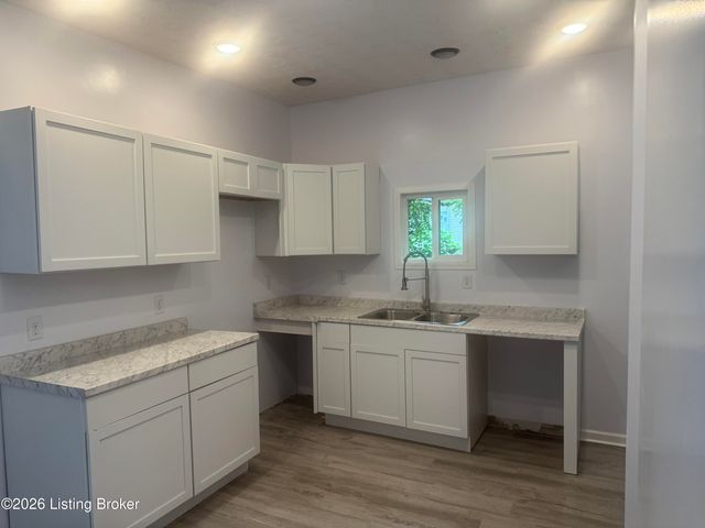 3419 Grand Ave, Louisville, KY 40211