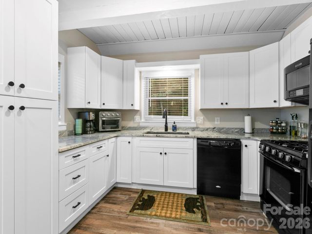 139 Kammerer Drive, Waynesville, NC 28785