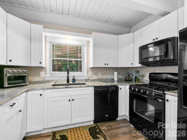 139 Kammerer Drive, Waynesville, NC 28785