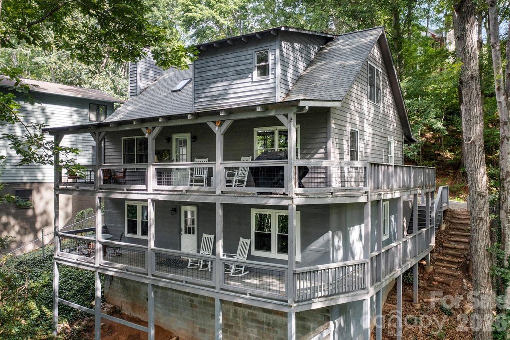 139 Kammerer Drive, Waynesville, NC 28785