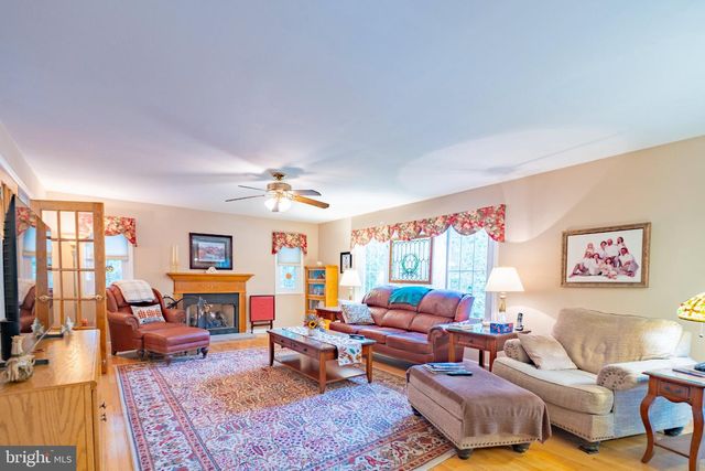 16 MARISSA DR, New Egypt, NJ 08533