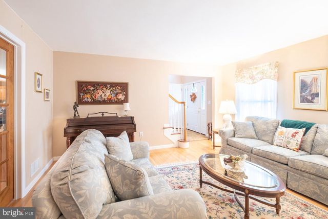16 MARISSA DR, New Egypt, NJ 08533