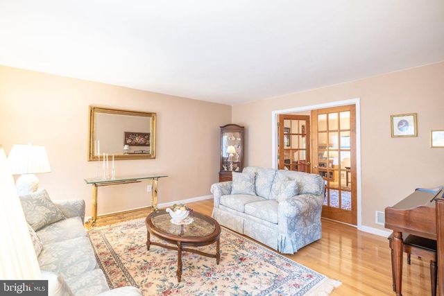 16 MARISSA DR, New Egypt, NJ 08533