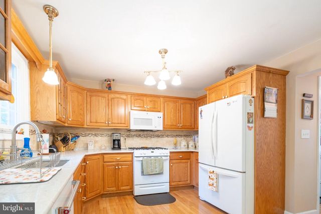 16 MARISSA DR, New Egypt, NJ 08533