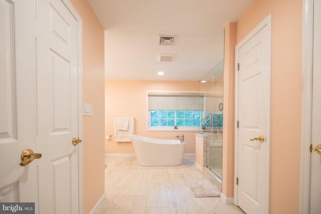 16 MARISSA DR, New Egypt, NJ 08533