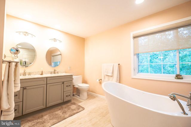 16 MARISSA DR, New Egypt, NJ 08533