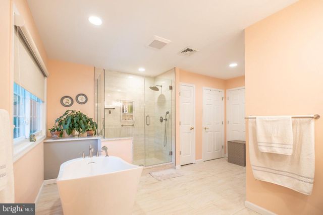 16 MARISSA DR, New Egypt, NJ 08533