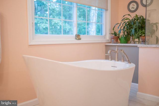 16 MARISSA DR, New Egypt, NJ 08533