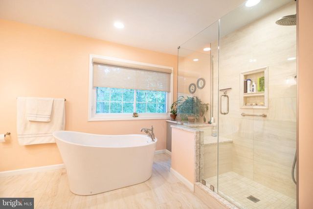 16 MARISSA DR, New Egypt, NJ 08533