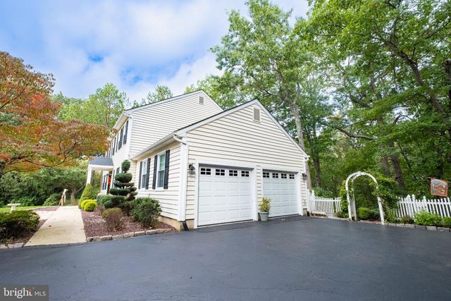 16 MARISSA DR, New Egypt, NJ 08533