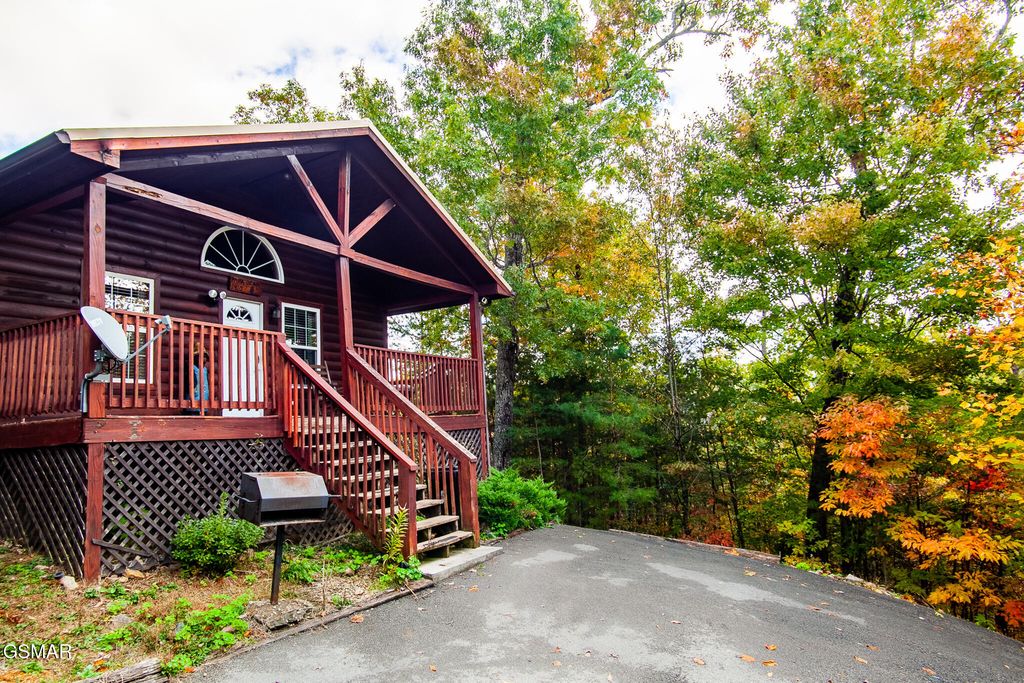 1410 Little Cove Church Road, Sevierville, TN 37862