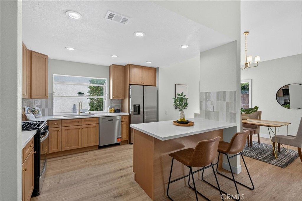 Image 17 of property listing at 43 Oxbow Creek, Laguna Hills, CA 92653
