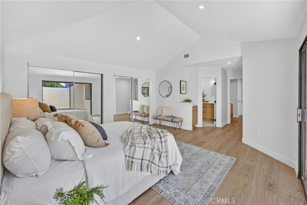 Image 32 of property listing at 43 Oxbow Creek, Laguna Hills, CA 92653