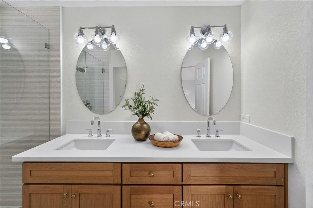 Image 41 of property listing at 43 Oxbow Creek, Laguna Hills, CA 92653