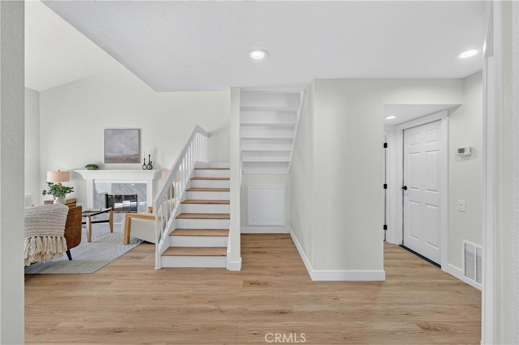 Image 7 of property listing at 43 Oxbow Creek, Laguna Hills, CA 92653