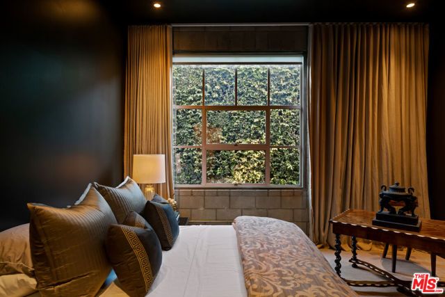 710 N Orlando Avenue 101, West Hollywood, CA 90069