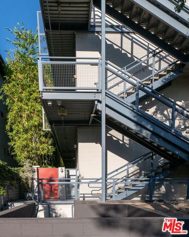 710 N Orlando Avenue 101, West Hollywood, CA 90069