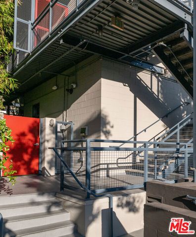 710 N Orlando Avenue 101, West Hollywood, CA 90069