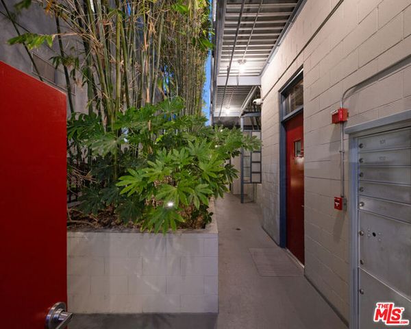 710 N Orlando Avenue 101, West Hollywood, CA 90069