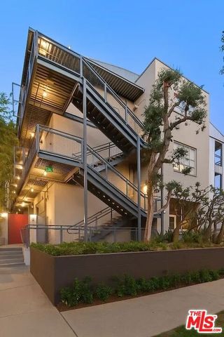 710 N Orlando Avenue 101, West Hollywood, CA 90069