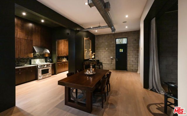 710 N Orlando Avenue 101, West Hollywood, CA 90069