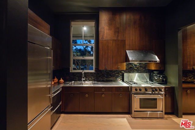 710 N Orlando Avenue 101, West Hollywood, CA 90069