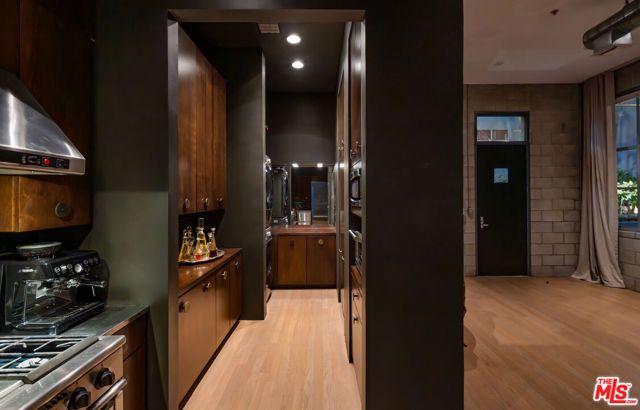 710 N Orlando Avenue 101, West Hollywood, CA 90069