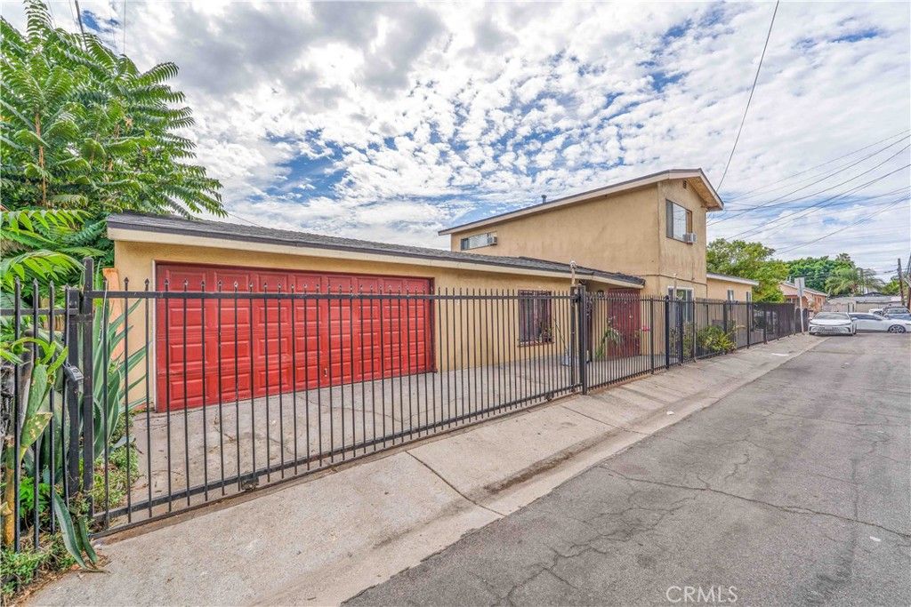 9214 Pace, Los Angeles, CA 90002 — photo 2