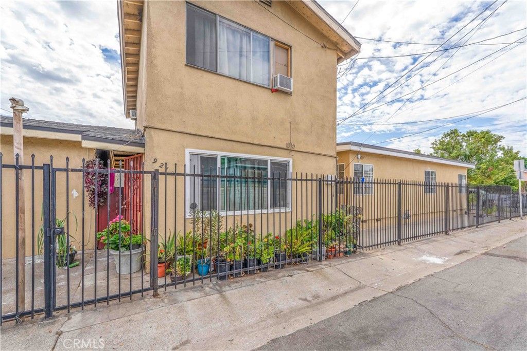 9214 Pace, Los Angeles, CA 90002 — photo 4