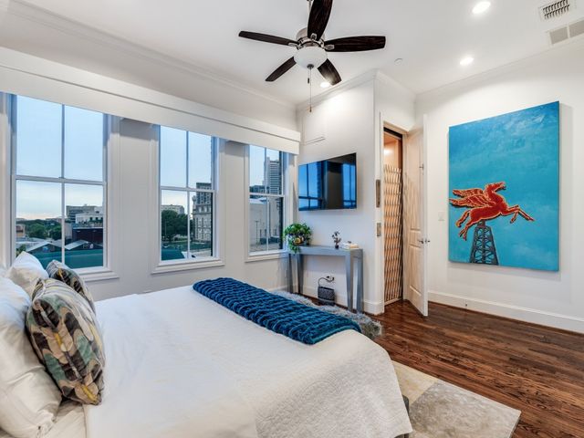 536 S Pearl Expressway, Dallas, TX 75201
