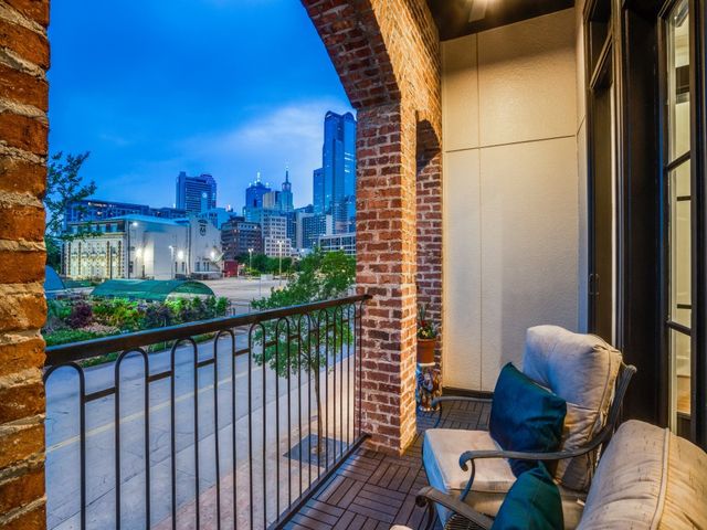 536 S Pearl Expressway, Dallas, TX 75201