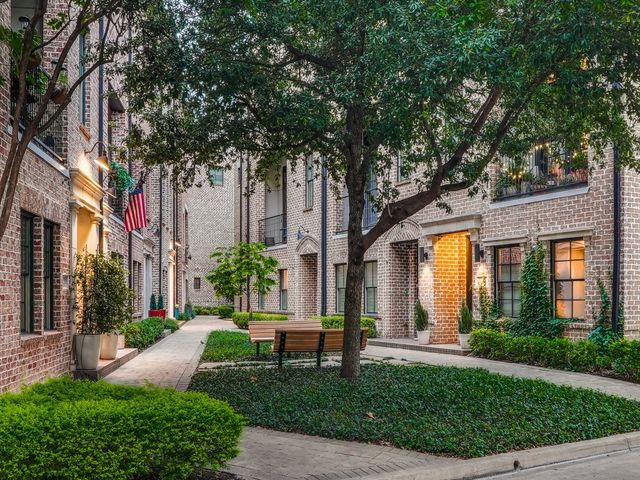 536 S Pearl Expressway, Dallas, TX 75201