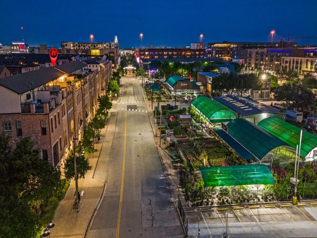 536 S Pearl Expressway, Dallas, TX 75201