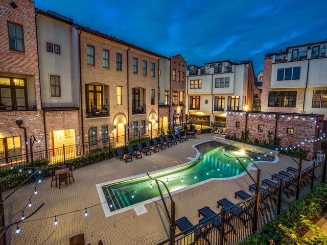 536 S Pearl Expressway, Dallas, TX 75201