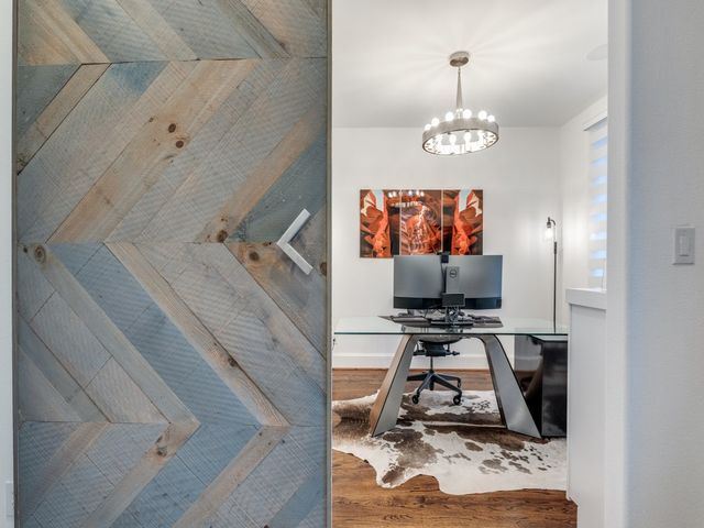 536 S Pearl Expressway, Dallas, TX 75201