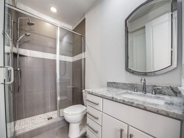 536 S Pearl Expressway, Dallas, TX 75201