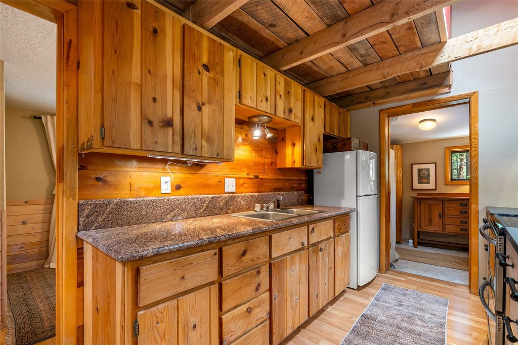 Image 17 of property listing at 578 Horseshoe Loop, Jemez Springs, NM 87025