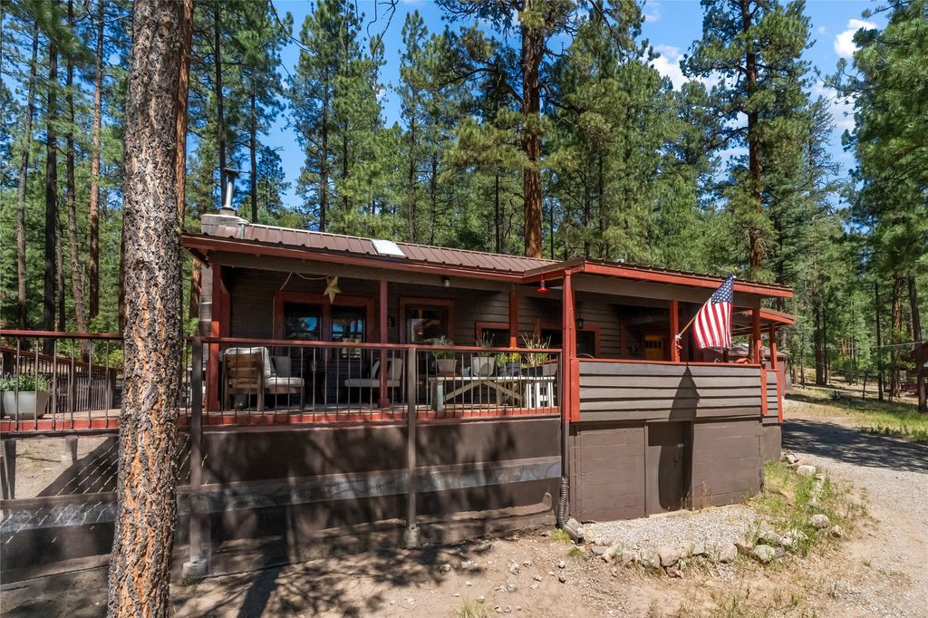 Image 2 of property listing at 578 Horseshoe Loop, Jemez Springs, NM 87025