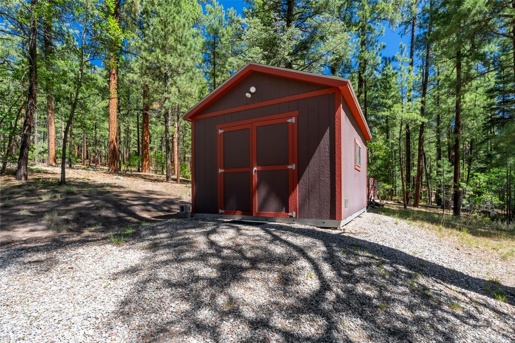 Image 41 of property listing at 578 Horseshoe Loop, Jemez Springs, NM 87025