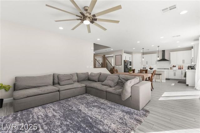 10101 Heron Lake Avenue, Las Vegas, NV 89178