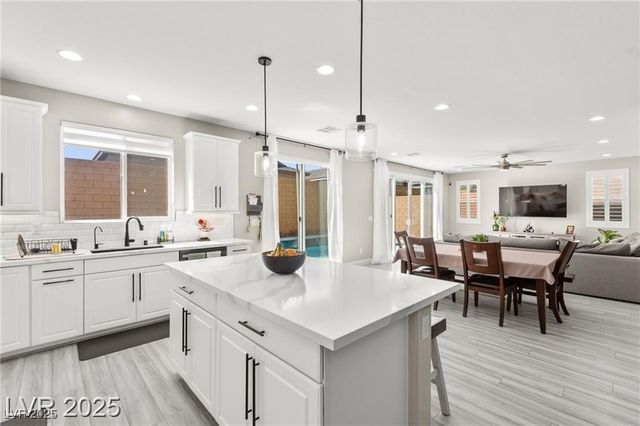 10101 Heron Lake Avenue, Las Vegas, NV 89178