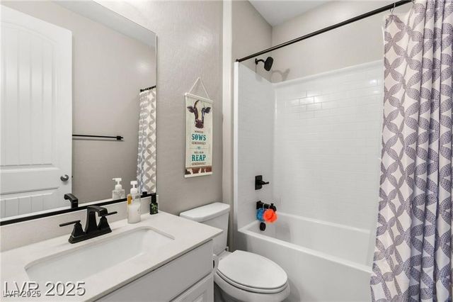 10101 Heron Lake Avenue, Las Vegas, NV 89178