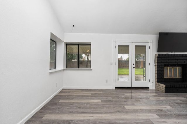 2231 Escalon Avenue, Clovis, CA 93611