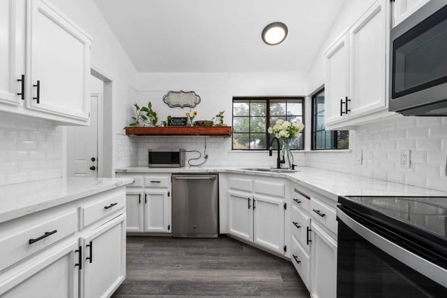 2231 Escalon Avenue, Clovis, CA 93611