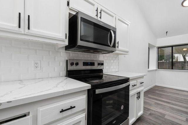 2231 Escalon Avenue, Clovis, CA 93611