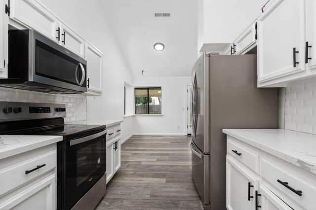 2231 Escalon Avenue, Clovis, CA 93611