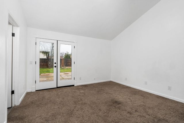 2231 Escalon Avenue, Clovis, CA 93611