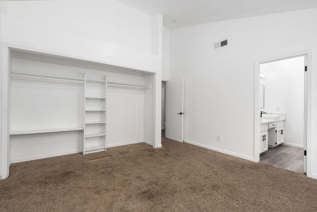 2231 Escalon Avenue, Clovis, CA 93611