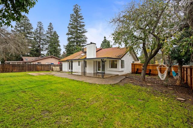 2231 Escalon Avenue, Clovis, CA 93611