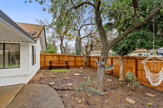 2231 Escalon Avenue, Clovis, CA 93611